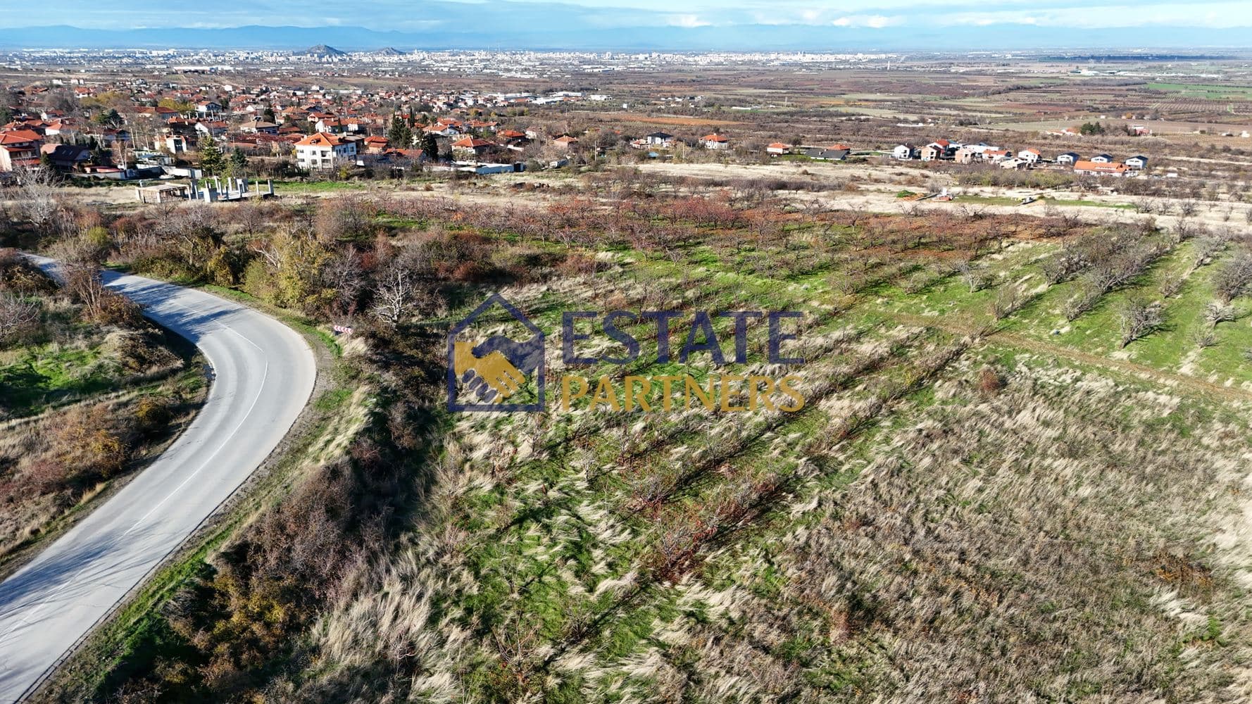 Парцели с лице на главен път Куклен – Брестник